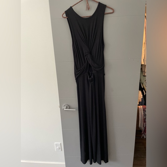 Black maxi dress with cut out back - Picture 3 of 3